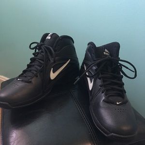 Men’s Nike Air Visi Pro 3 Basketball Sneakers